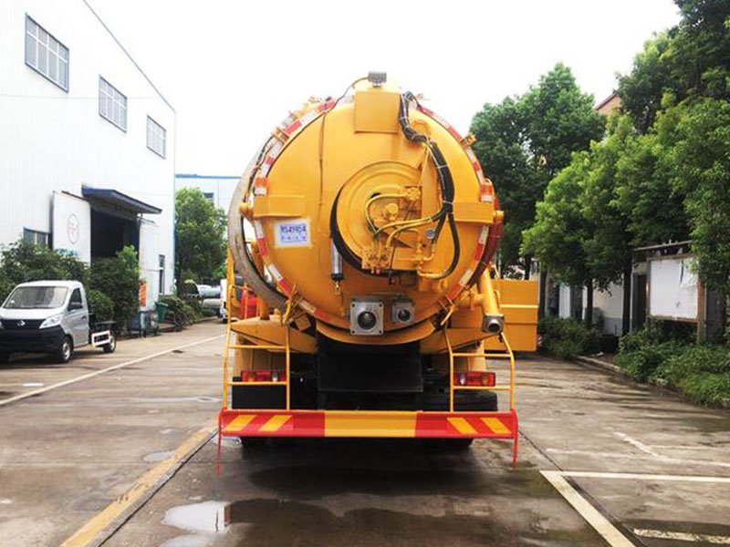 東風(fēng)天錦14方清洗吸污車(chē)