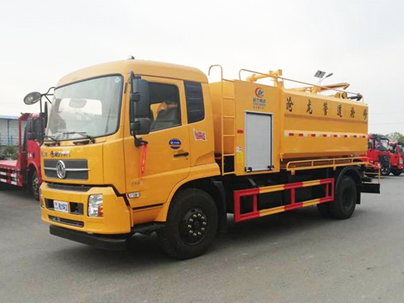 東風(fēng)天錦高壓清洗吸污車價(jià)格