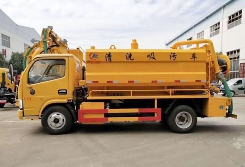 東風(fēng)多利卡清洗吸污兩用車