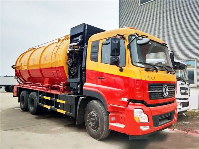 后雙橋帶副發(fā)動(dòng)機(jī)清洗吸污車(chē)多少錢(qián)