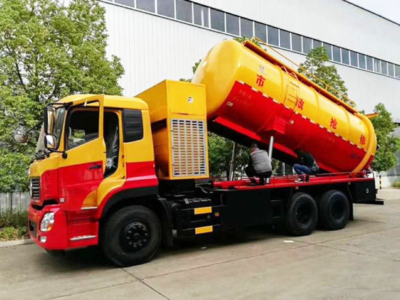 清洗吸污兩用車生產(chǎn)廠家