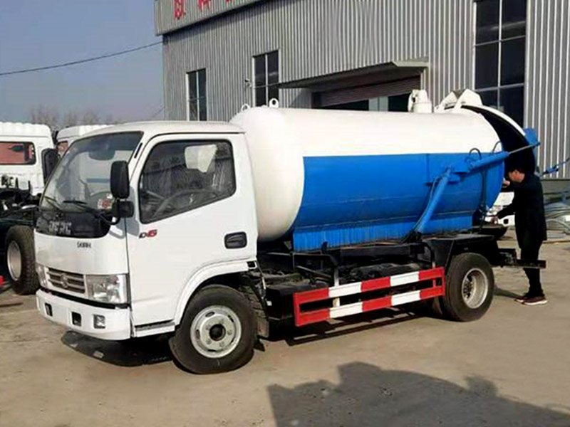 廠家供應(yīng)多功能清洗吸污車