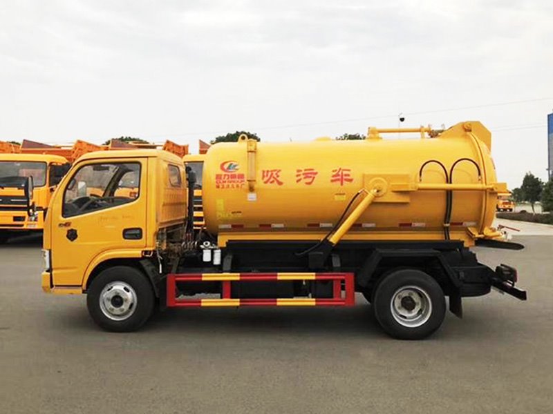 東風(fēng)藍(lán)牌清洗吸污兩用車廠家直銷