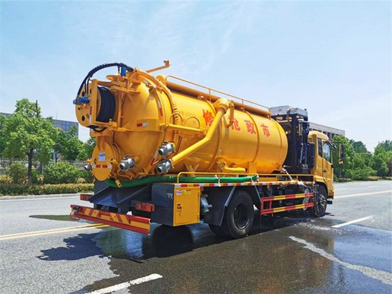 吸污疏通兩用車多少錢