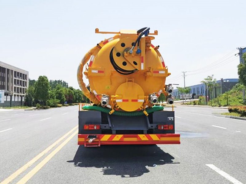 吸污疏通兩用車多少錢
