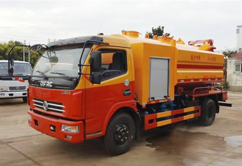 東風(fēng)大多利卡清洗吸污聯(lián)合疏通車