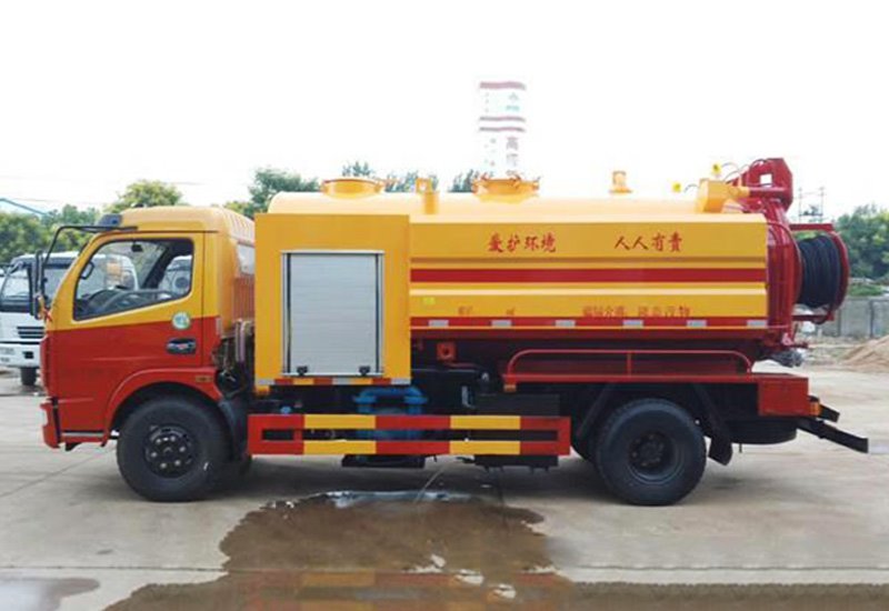 東風(fēng)大多利卡清洗吸污聯(lián)合疏通車