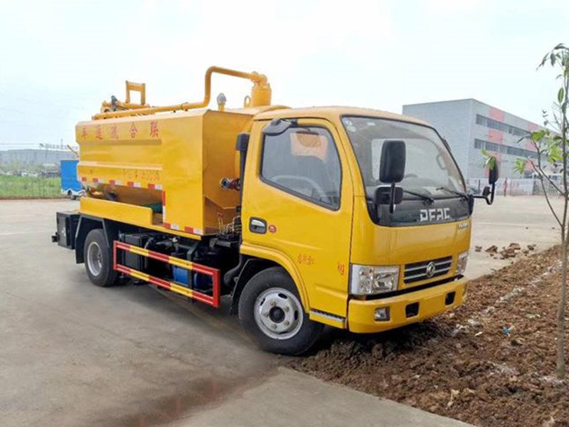 東風(fēng)小多利卡聯(lián)合疏通車