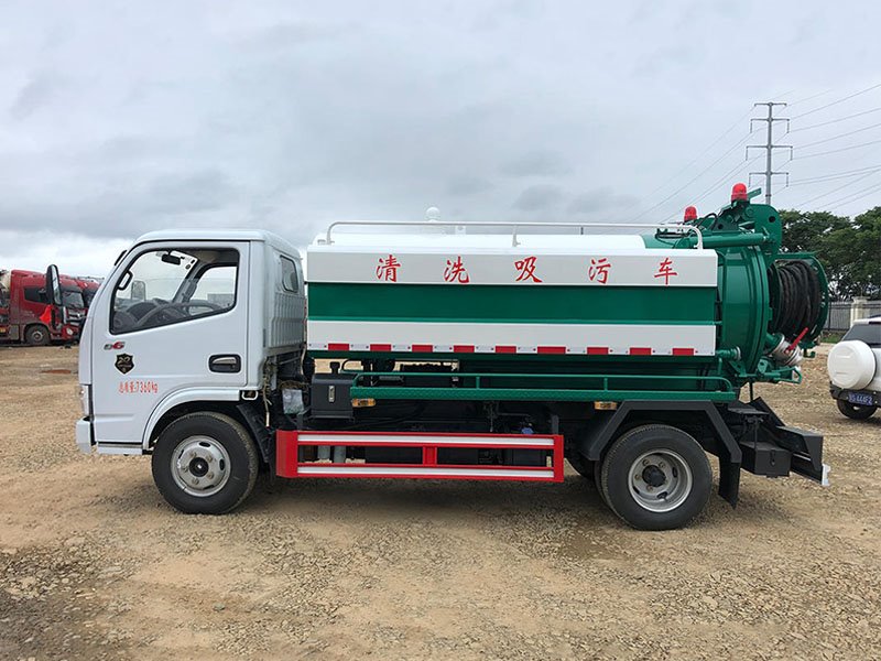 東風(fēng)小多利卡5方清洗吸污車