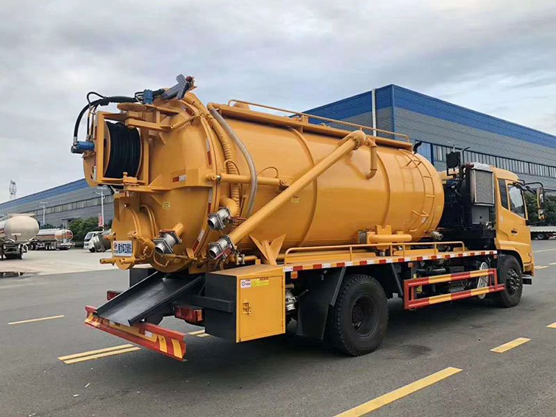 東風(fēng)天錦國六清洗吸污車