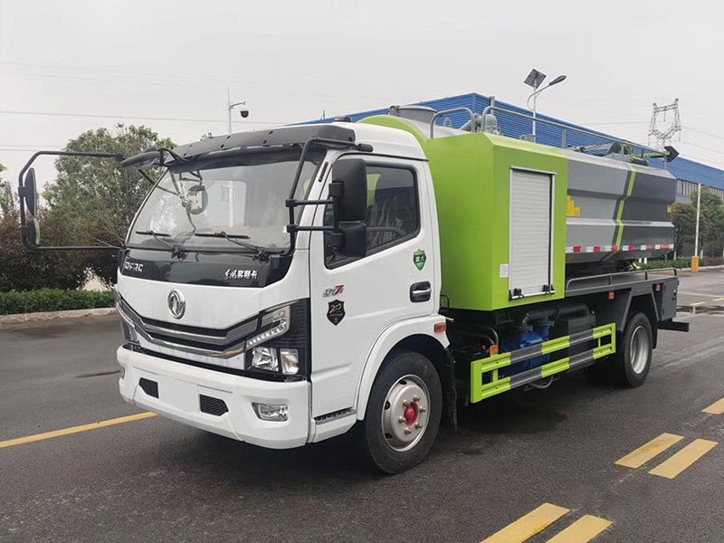 東風小多利卡清洗吸污車
