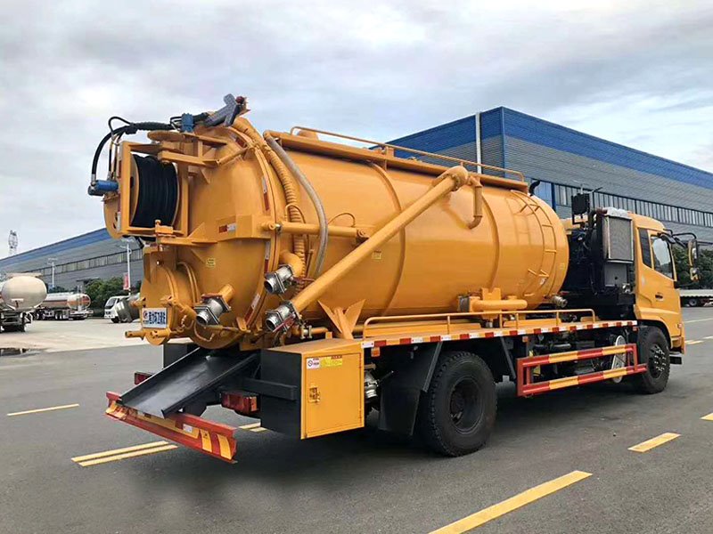國六管道疏通市政搶修聯(lián)合疏通車