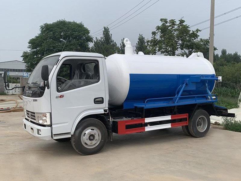 東風(fēng)多利卡多功能清洗吸污車