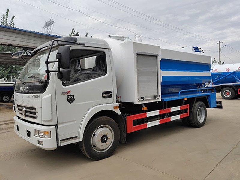 東風新型吸污車價格