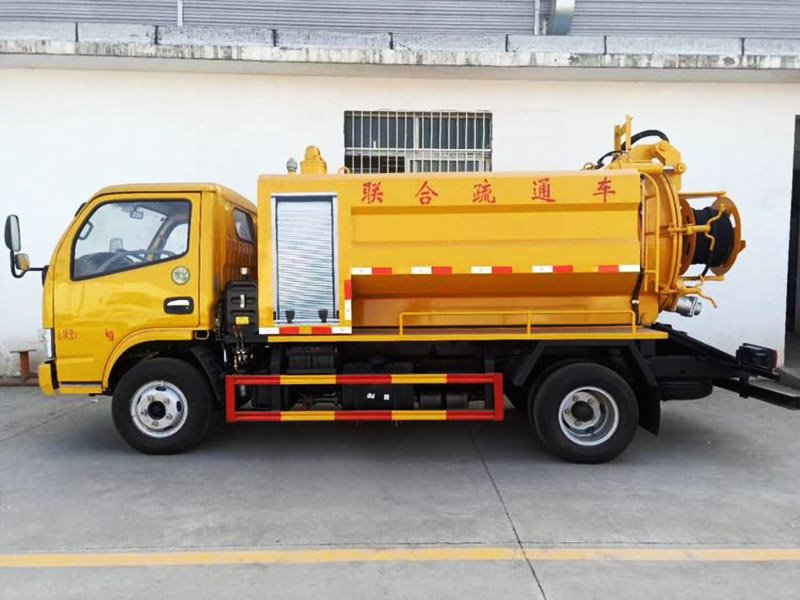 東風(fēng)小多利卡聯(lián)合疏通清洗吸污車