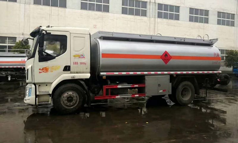 怎樣才能保證油罐車運(yùn)輸安全