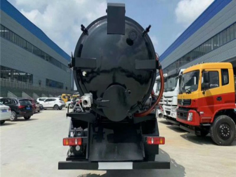 清洗吸污車的保養(yǎng)技巧