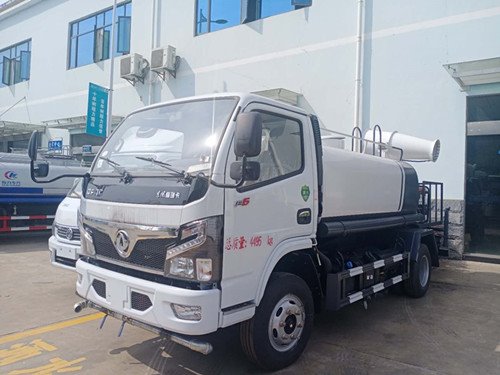 國(guó)六東風(fēng)福瑞卡綠化灑水車