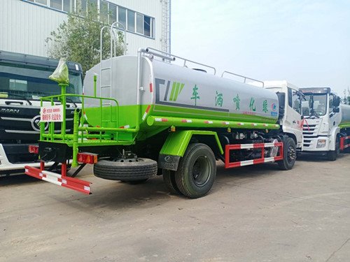 東風天錦原裝專用底盤灑水車