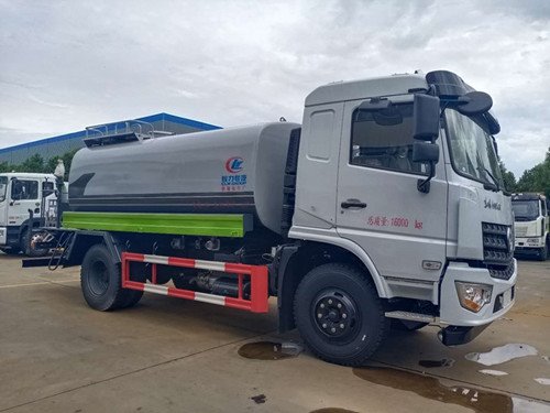 D3東風專底12噸噴灑車