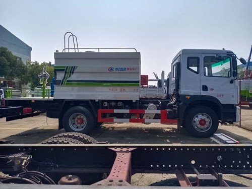 東風(fēng)系列T5專用底盤灑水車