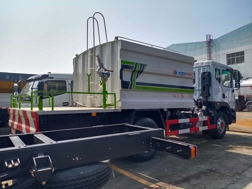 東風(fēng)系列T5專用底盤灑水車