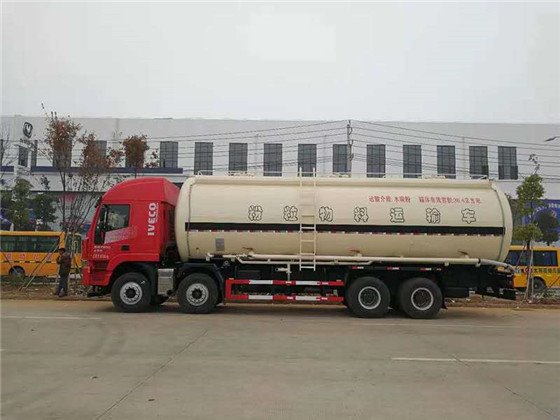 紅巖杰獅40立方45立方散裝水泥車廠家