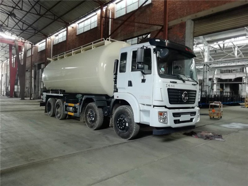 東風(fēng)28.5立方輕量化前四后八干混砂漿車