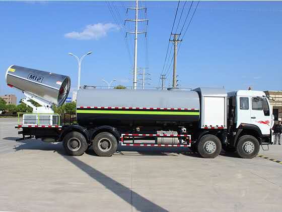 重汽豪沃后雙橋多功能灑水車