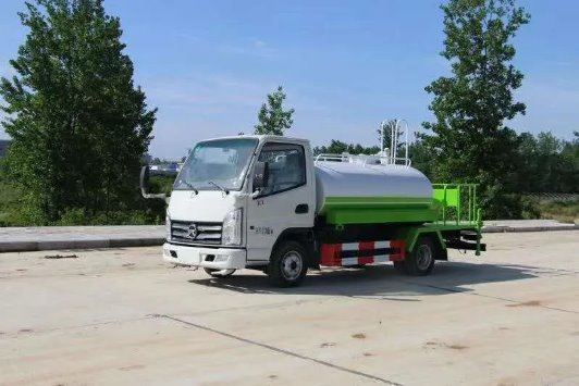 程力國六凱馬藍(lán)牌灑水車