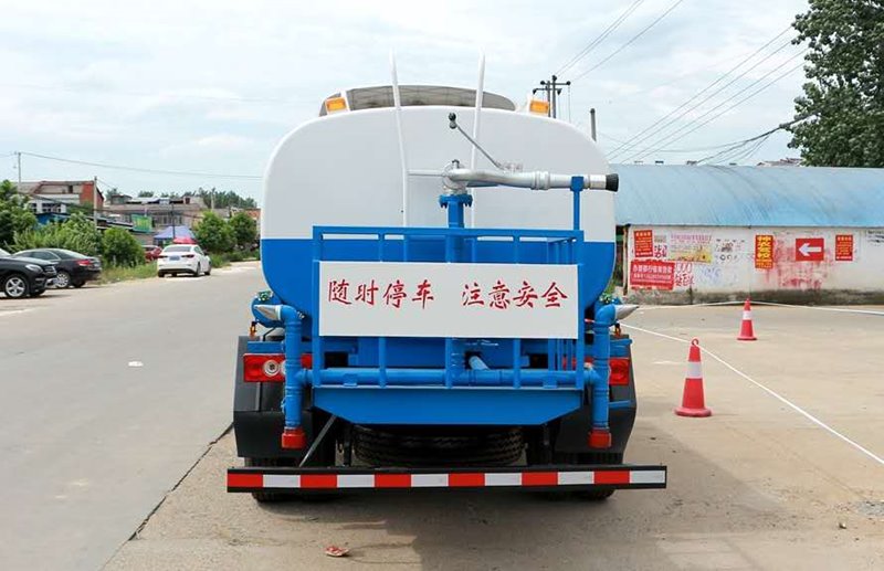 程力國六福田歐馬可灑水車