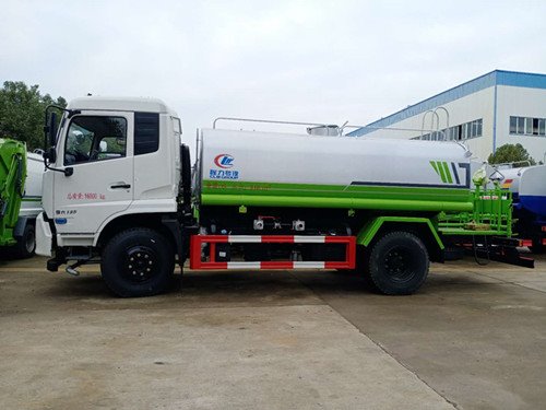 東風(fēng)專用底盤D3v灑水車