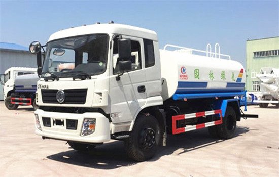 國(guó)六專用底盤噴霧灑水車