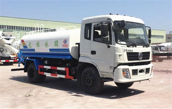 國(guó)六專用底盤噴霧灑水車