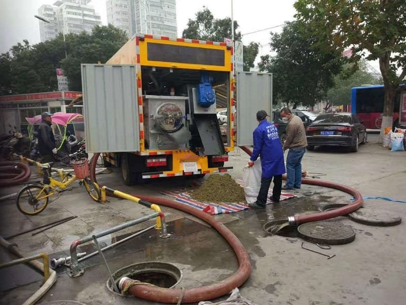 新型糞便污水凈化車(chē)