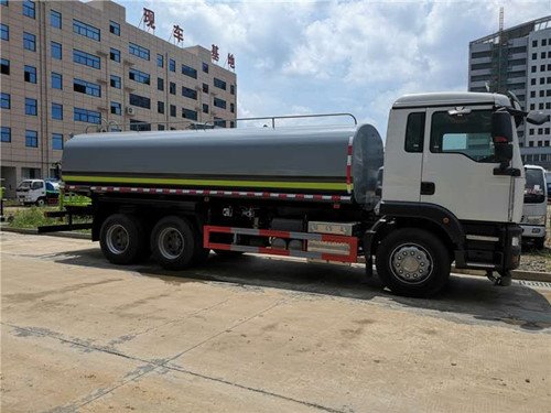 重汽汕德卡后雙橋噴霧灑水車