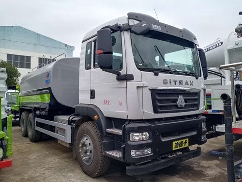 重汽汕德卡后雙橋灑水車