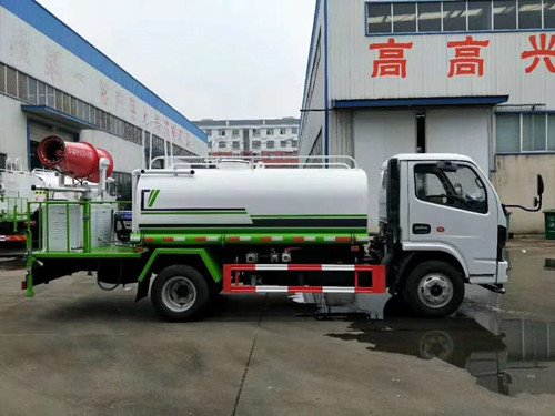 東風多利卡5噸灑水車