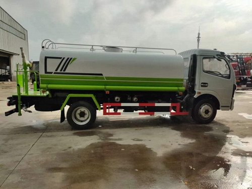 東風(fēng)凱普特9噸灑水車