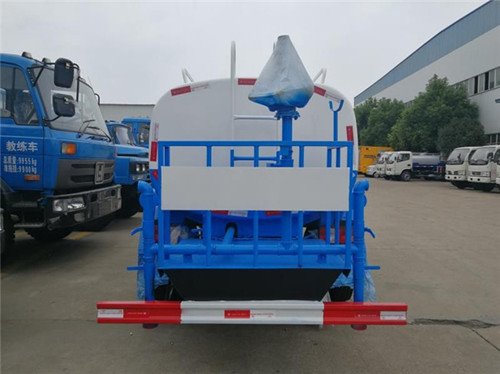 程力福田時(shí)代綠化灑水車(chē)