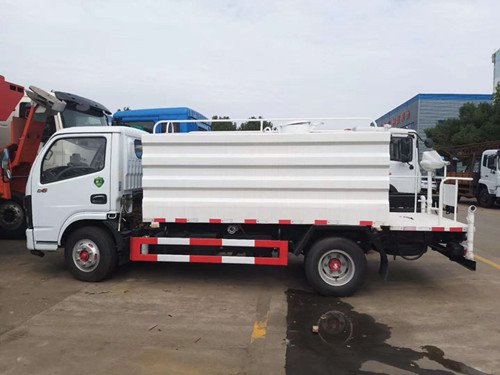 國六5噸小風(fēng)多利卡抑塵車