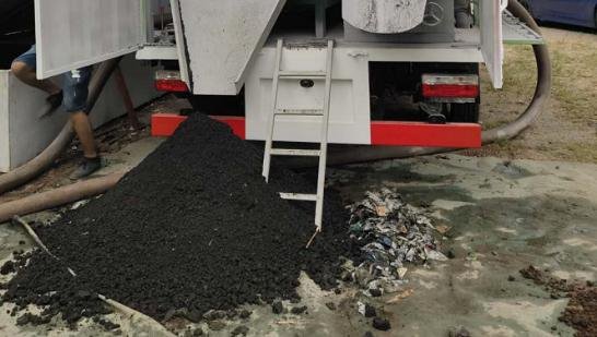 能進市區(qū)的藍牌污水凈化處理車