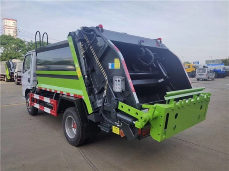 藍牌小型壓縮垃圾車