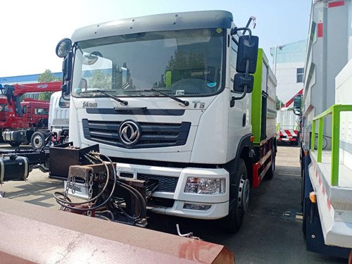 東風(fēng)系列T5專用底盤灑水車