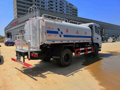 東風(fēng)華神汽車原裝底盤灑水車