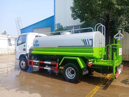 程力東風(fēng)福瑞卡灑水車