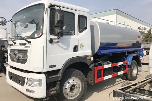 東風(fēng)系列D9噴霧灑水車