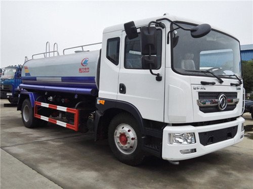東風(fēng)系列D9噴霧灑水車