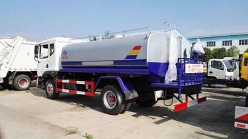 東風(fēng)系列D9噴霧灑水車