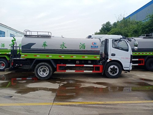 小福瑞卡多功能灑水車
